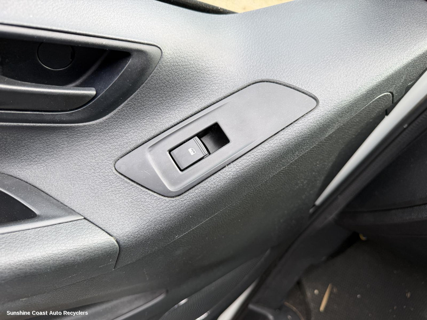 2015-2025 Ldv G10 Pwr Dr Wind Switch