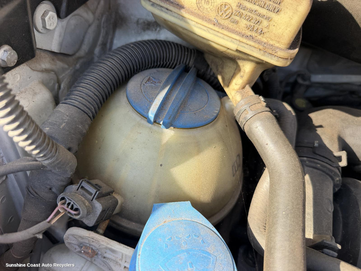 2004-2021 Volkswagen Caddy Overflow Bottle