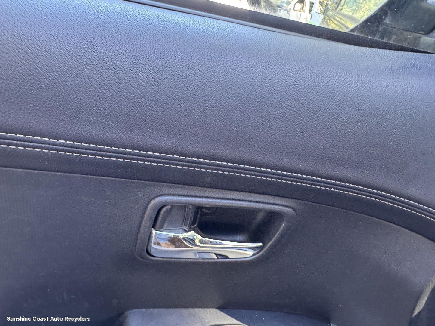 2010 Mitsubishi Outlander Door Handle