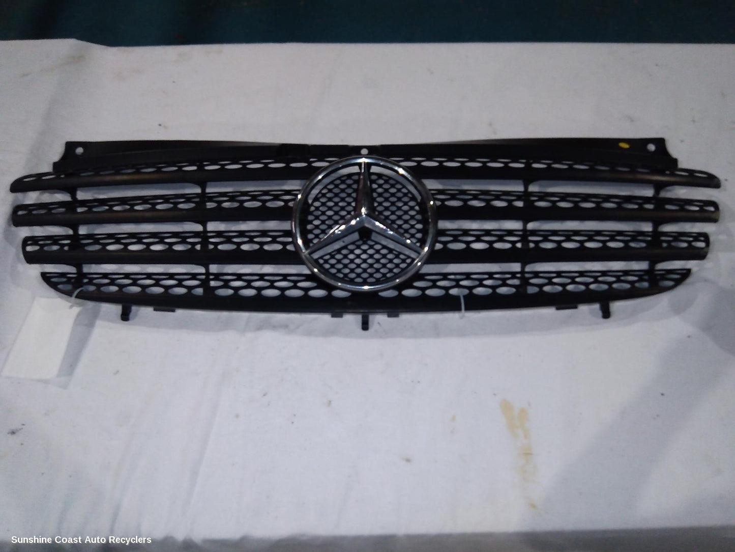2008 Mercedes Vito Grille