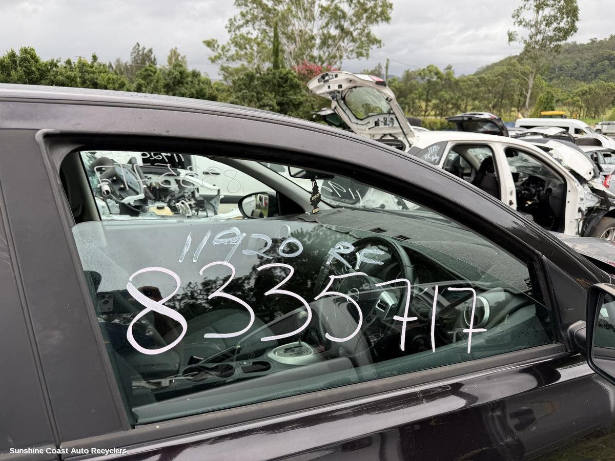 2007-2014 Nissan Dualis Right Front Door Window