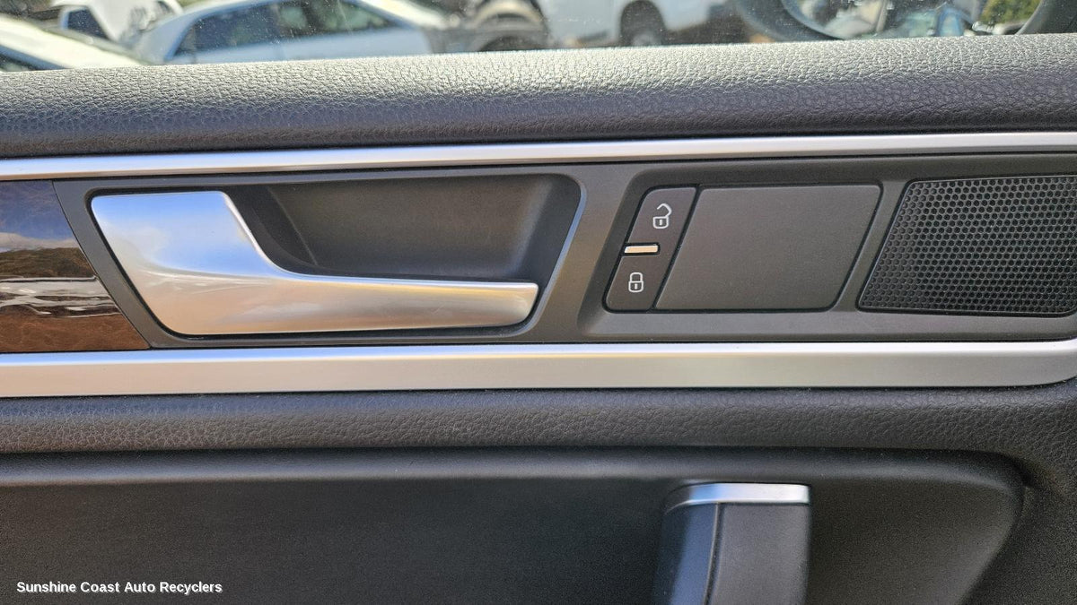 2010-2018 Volkswagen Touareg Door Handle