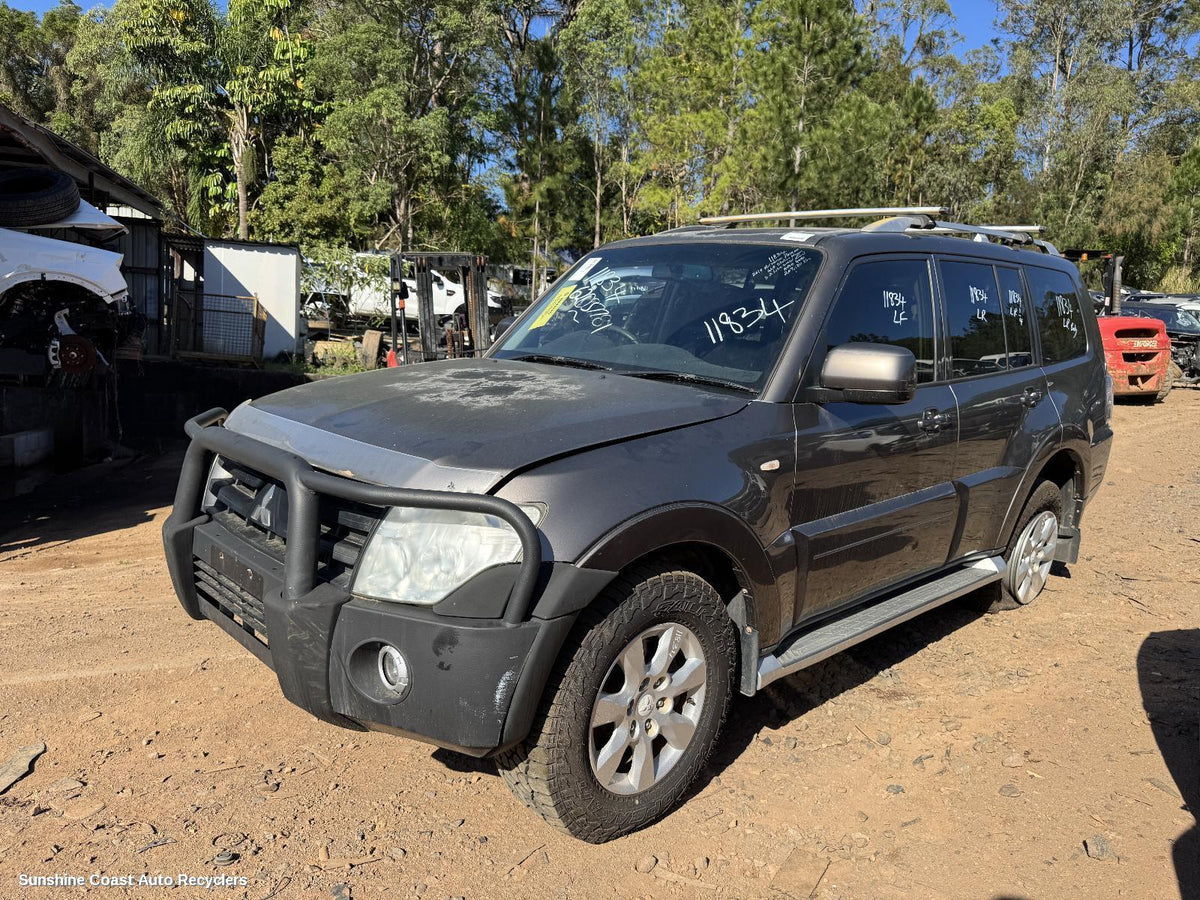 2006-2021 Mitsubishi Pajero Bonnet