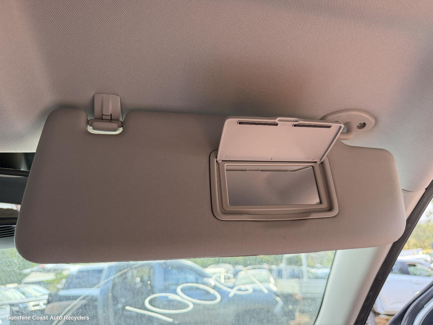 2017-2025 Ldv T60 Sunvisor