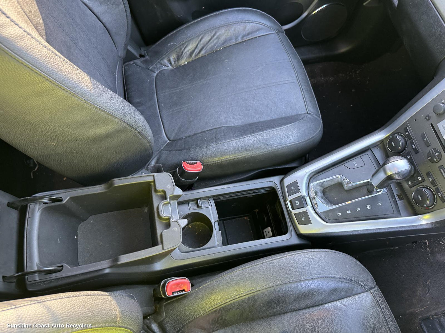 2013 Holden Captiva Console