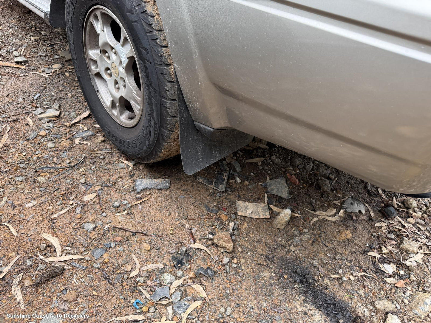 2002-2006 Mitsubishi Pajero Mud Flaps