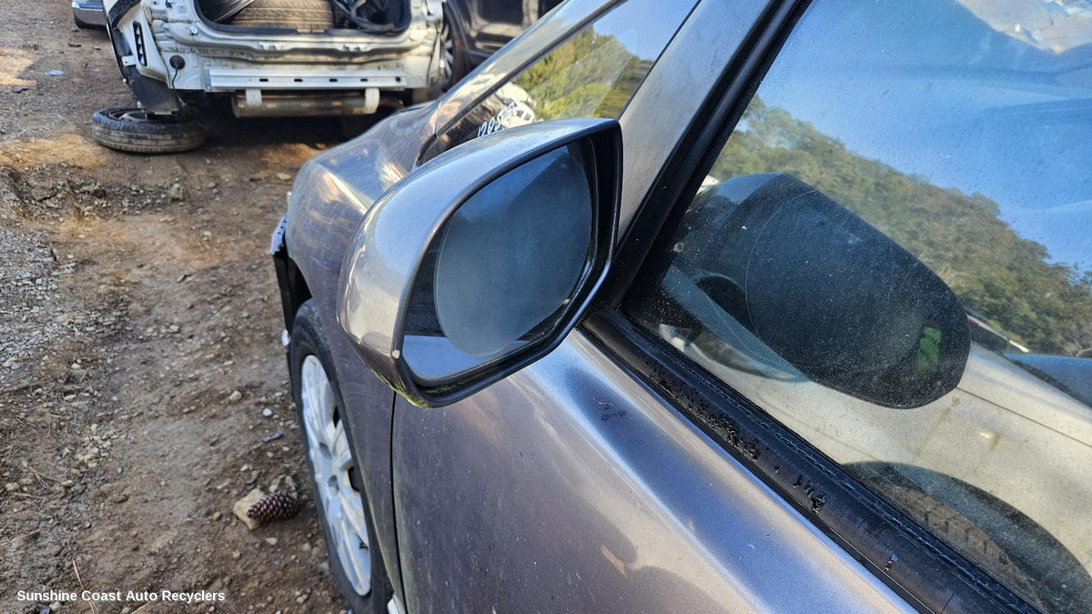 2004-2006 Honda Odyssey Left Door Mirror