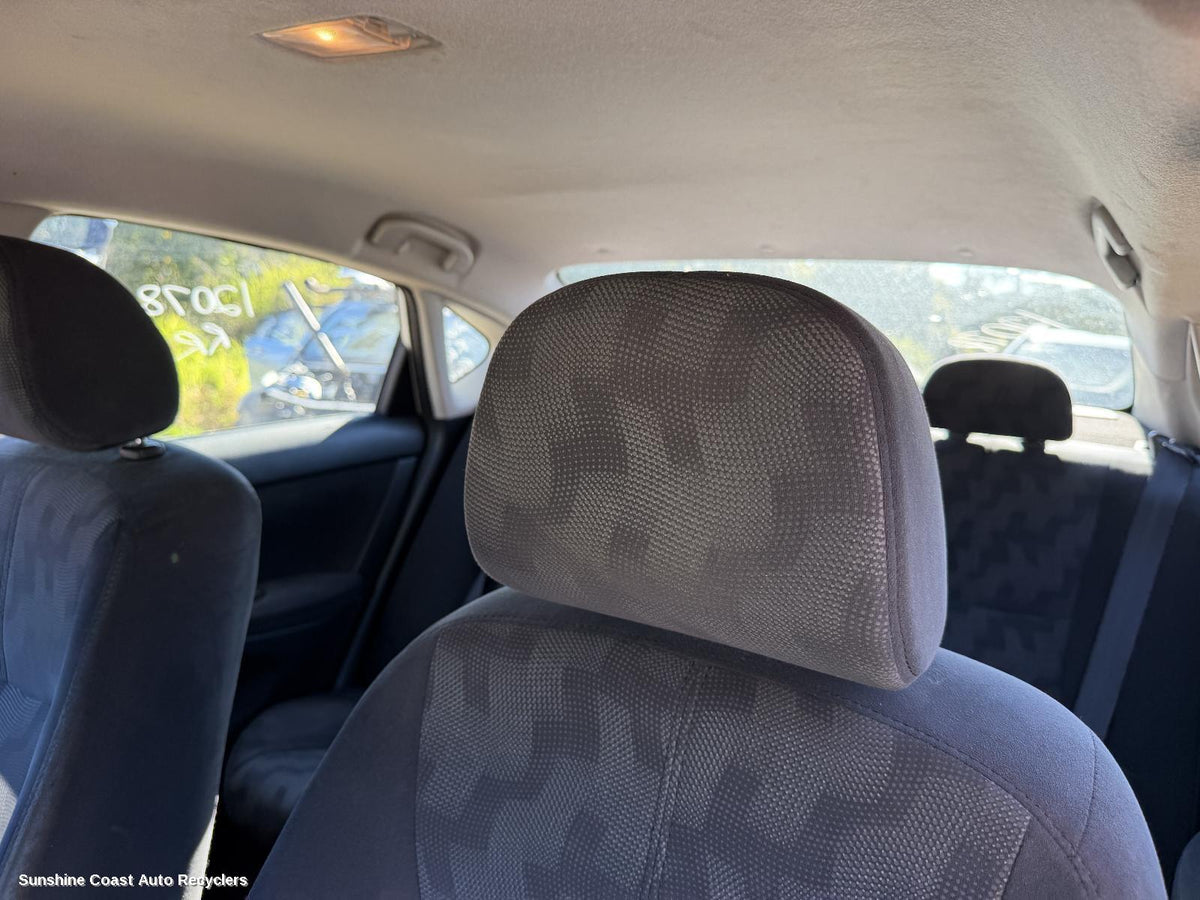 2012-2017 Nissan Pulsar Headrest