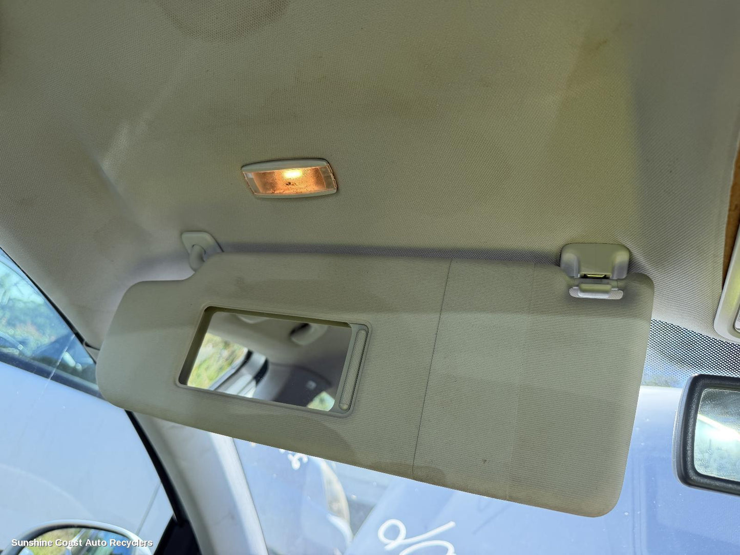 2004-2009 Volkswagen Golf Sunvisor