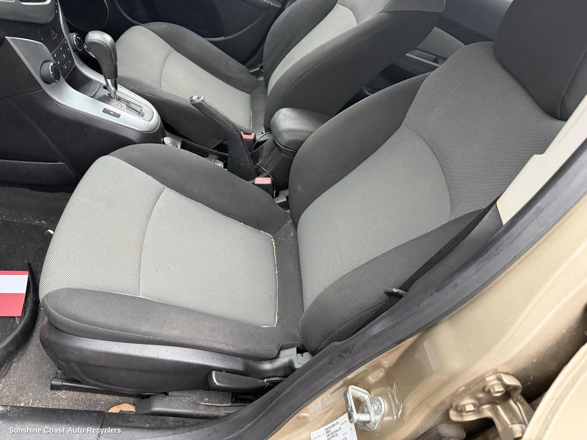 2009-2011 Holden Cruze Front Seat