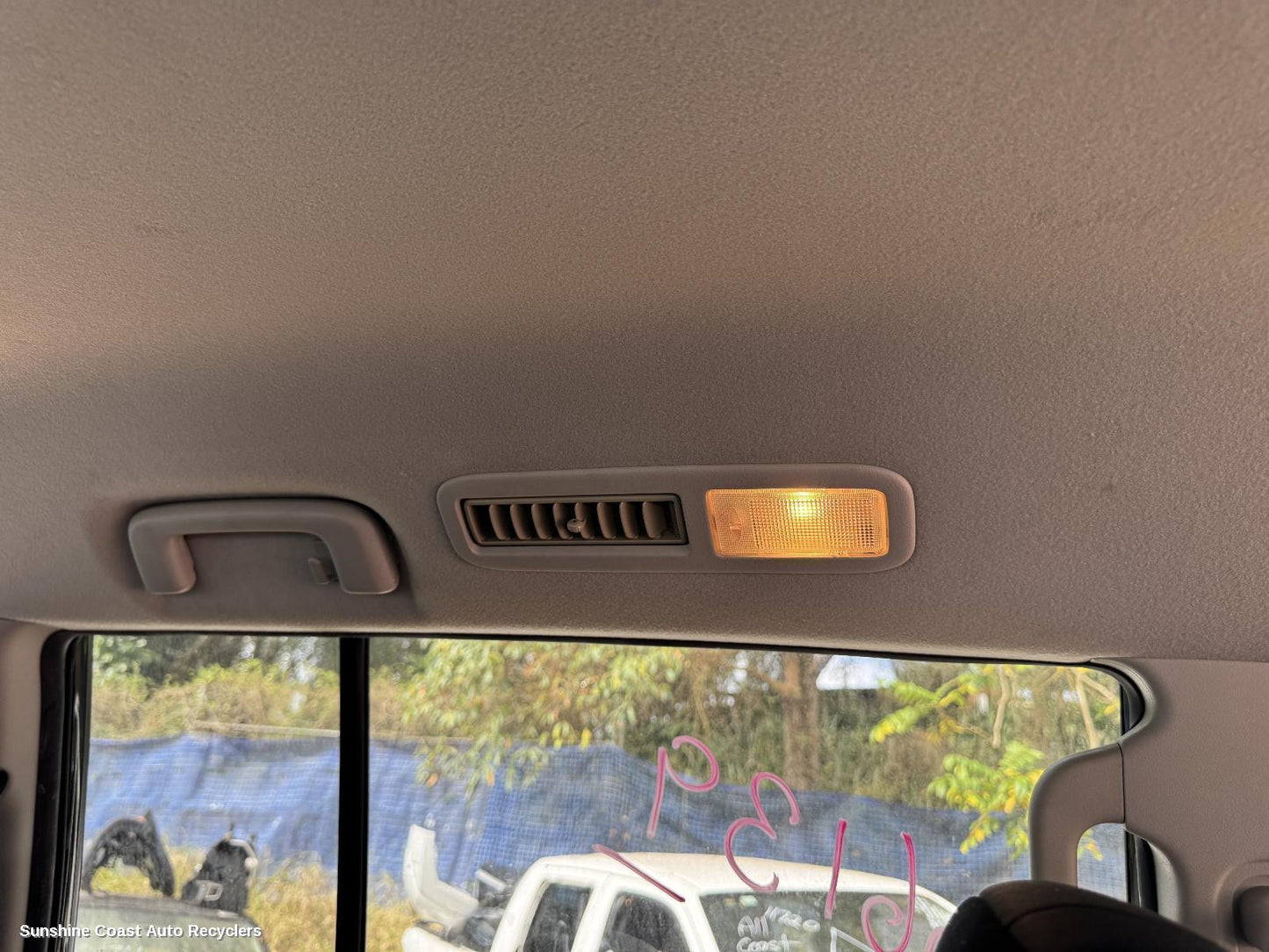 2009 Mitsubishi Pajero Courtesy Light