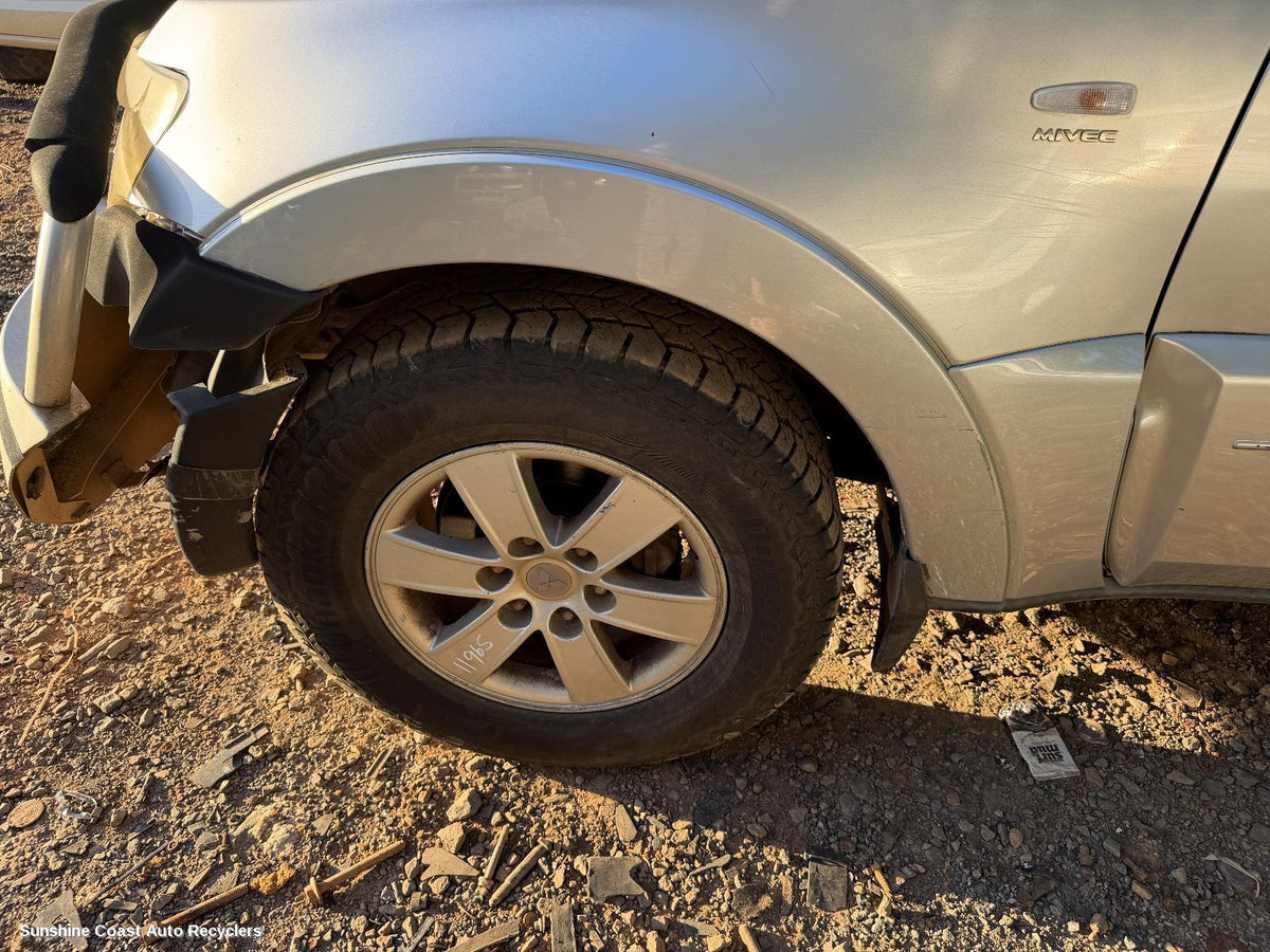 2006-2014 Mitsubishi Pajero Wheel Arch Flare