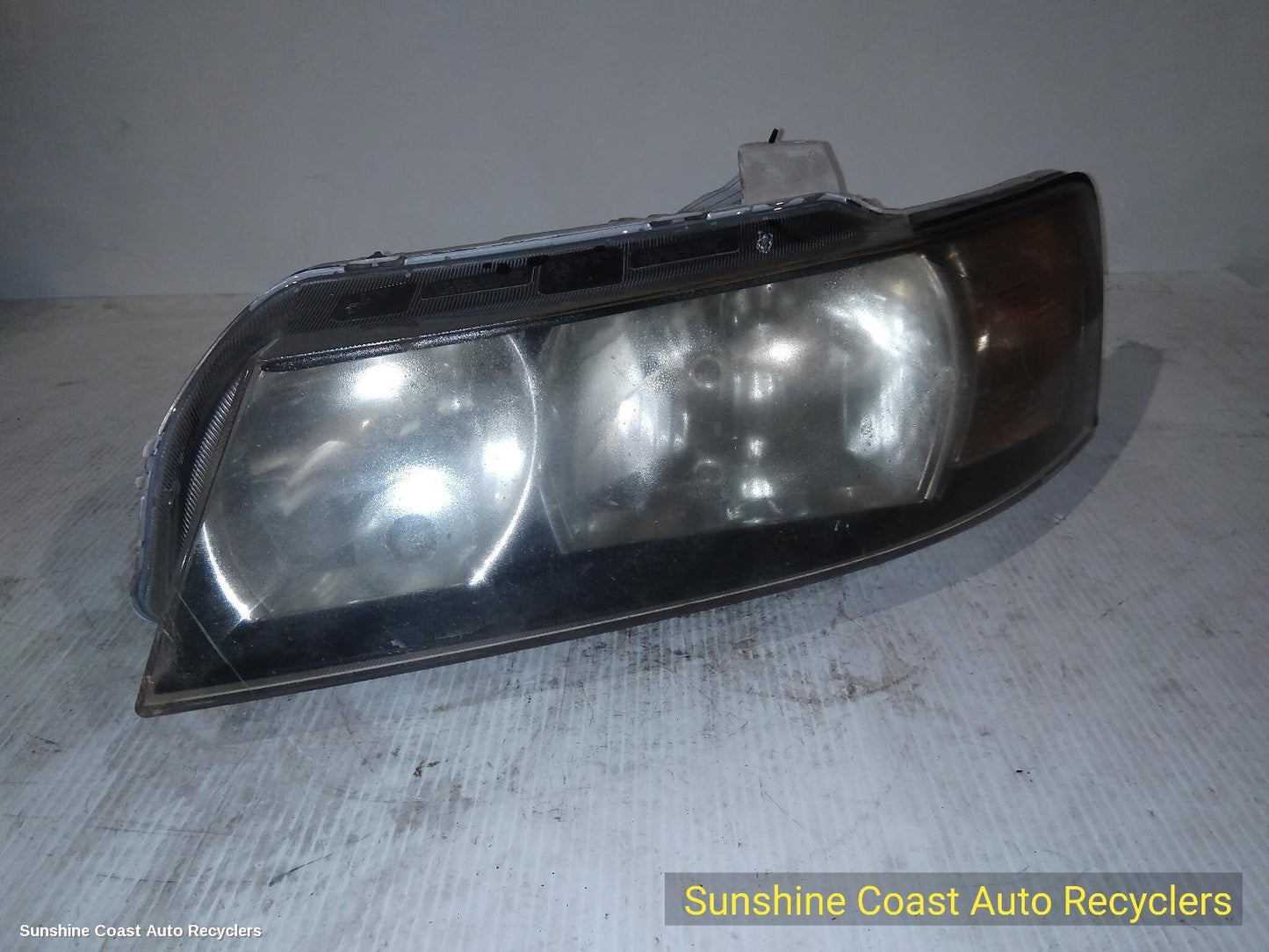 2004-2007 Holden Commodore Left Headlamp