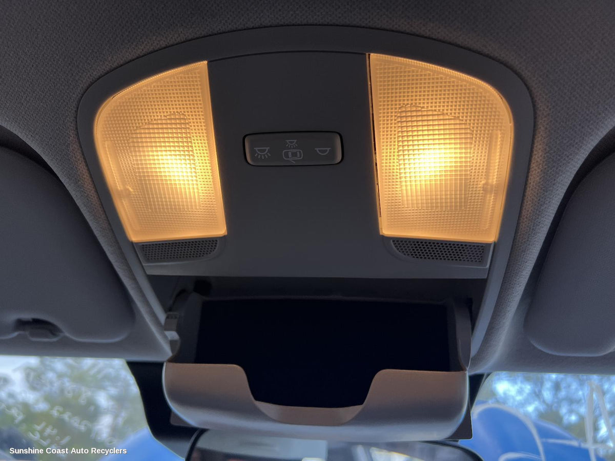 2020-2026 Kia Stonic Courtesy Light