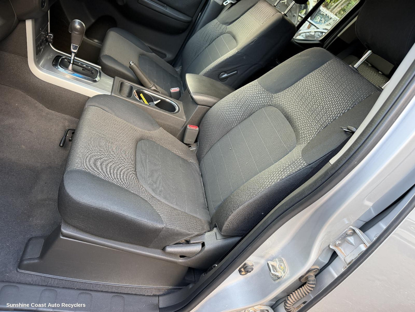 2010-2015 Nissan Navara Front Seat