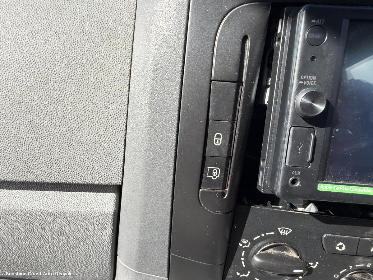 2008-2015 Peugeot Expert Misc Switch Relay