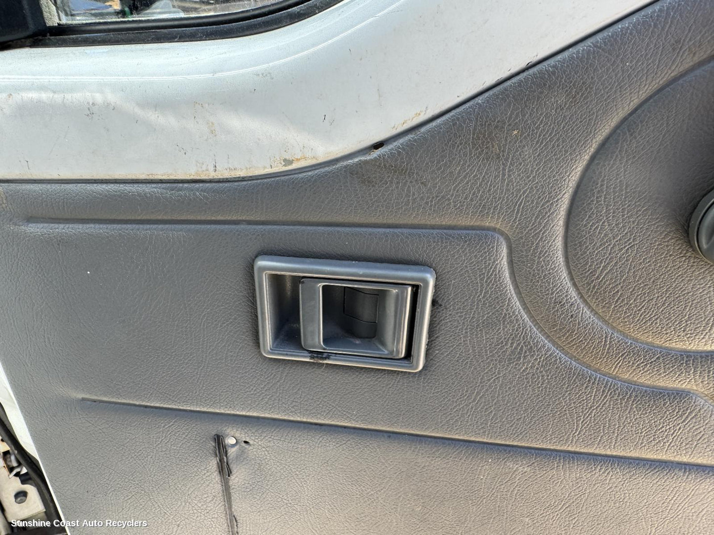 2007 Mitsubishi L300 Door Handle