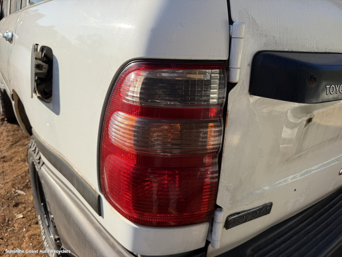 1998-2002 Toyota Landcruiser Left Taillight