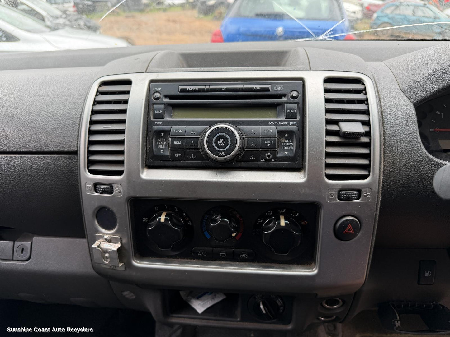 2011 Nissan Navara Radio Cd Dvd Sat Tv