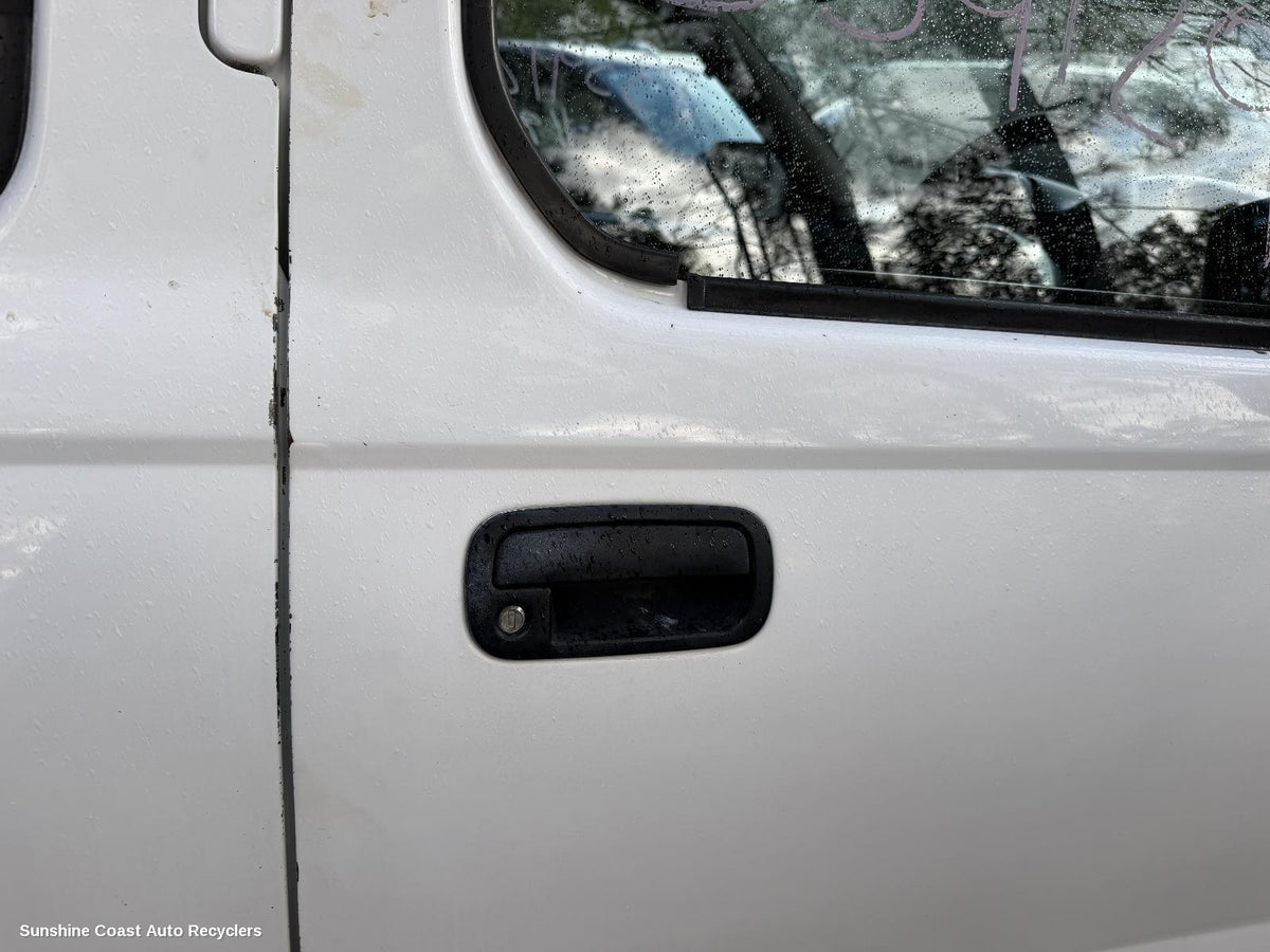 1997-2015 Nissan Navara Door Handle