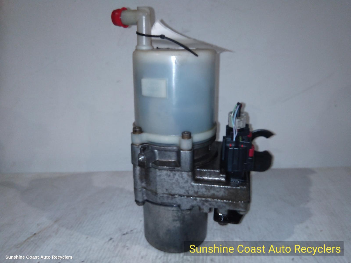 2003-2006 Mazda 3 Steering Pump