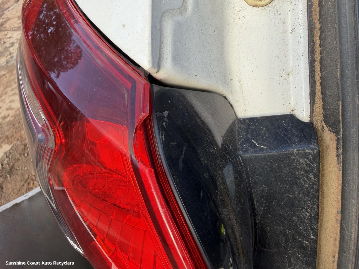 2012-2016 Mazda Cx5 Left Taillight