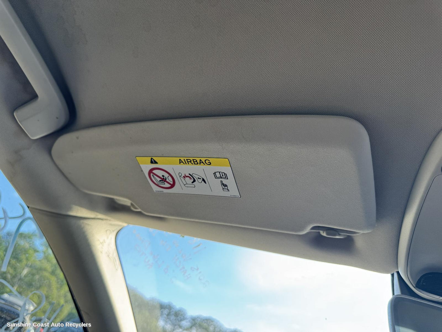 2015 Volvo S40 Sunvisor