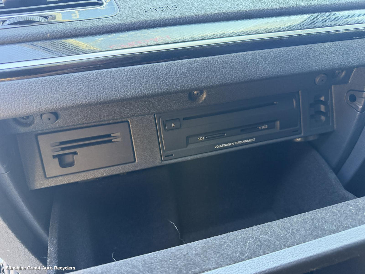 2012-2017 Volkswagen Golf Radio Cd Dvd Sat Tv