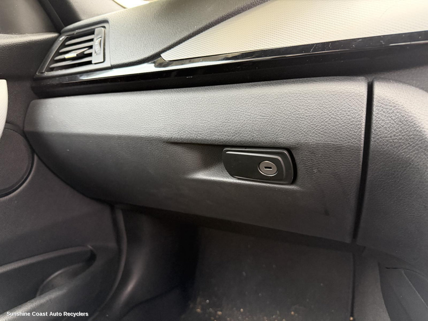 2012 Bmw 3 Series Glove Box