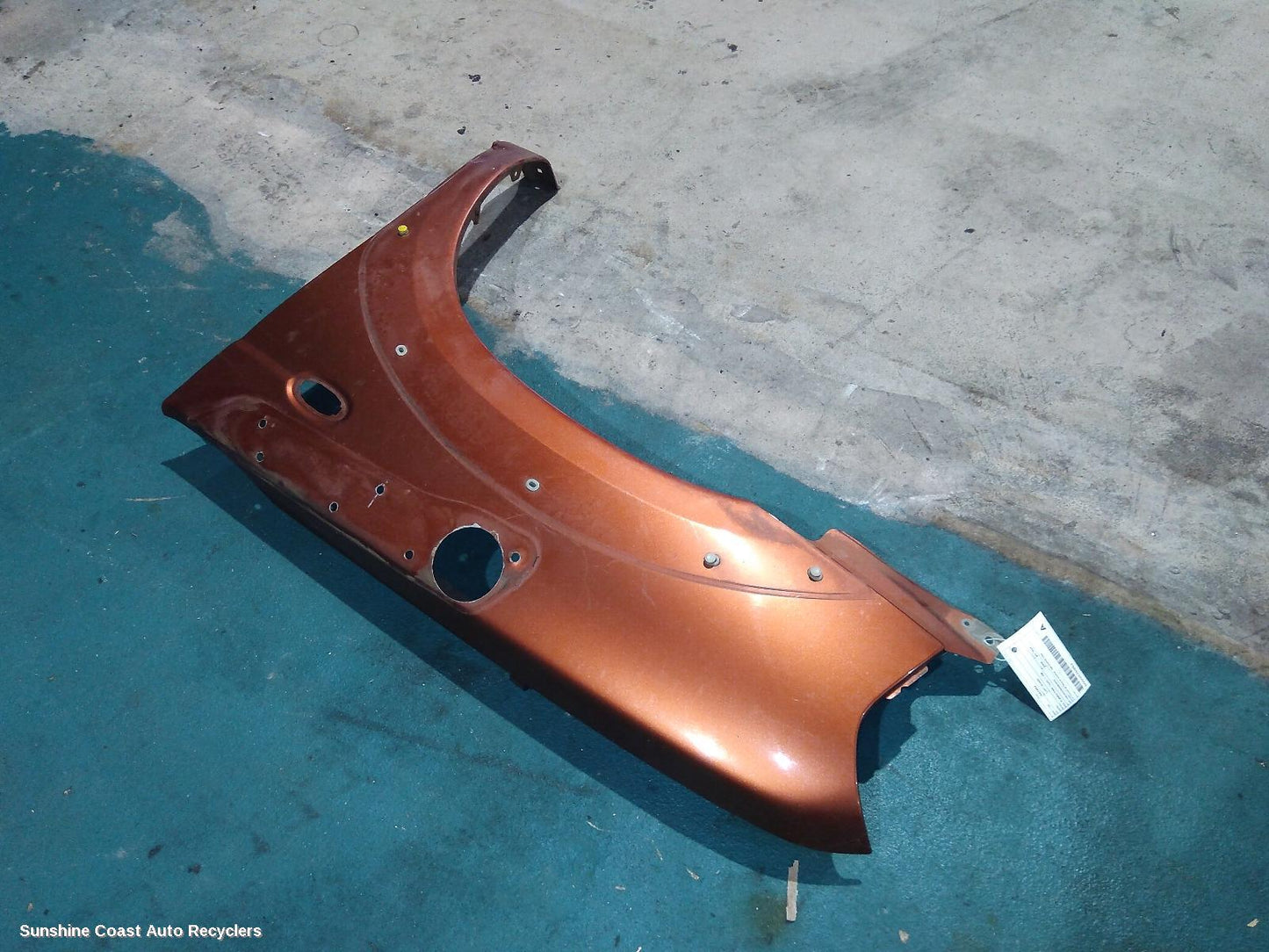 2005 Nissan Navara Left Guard