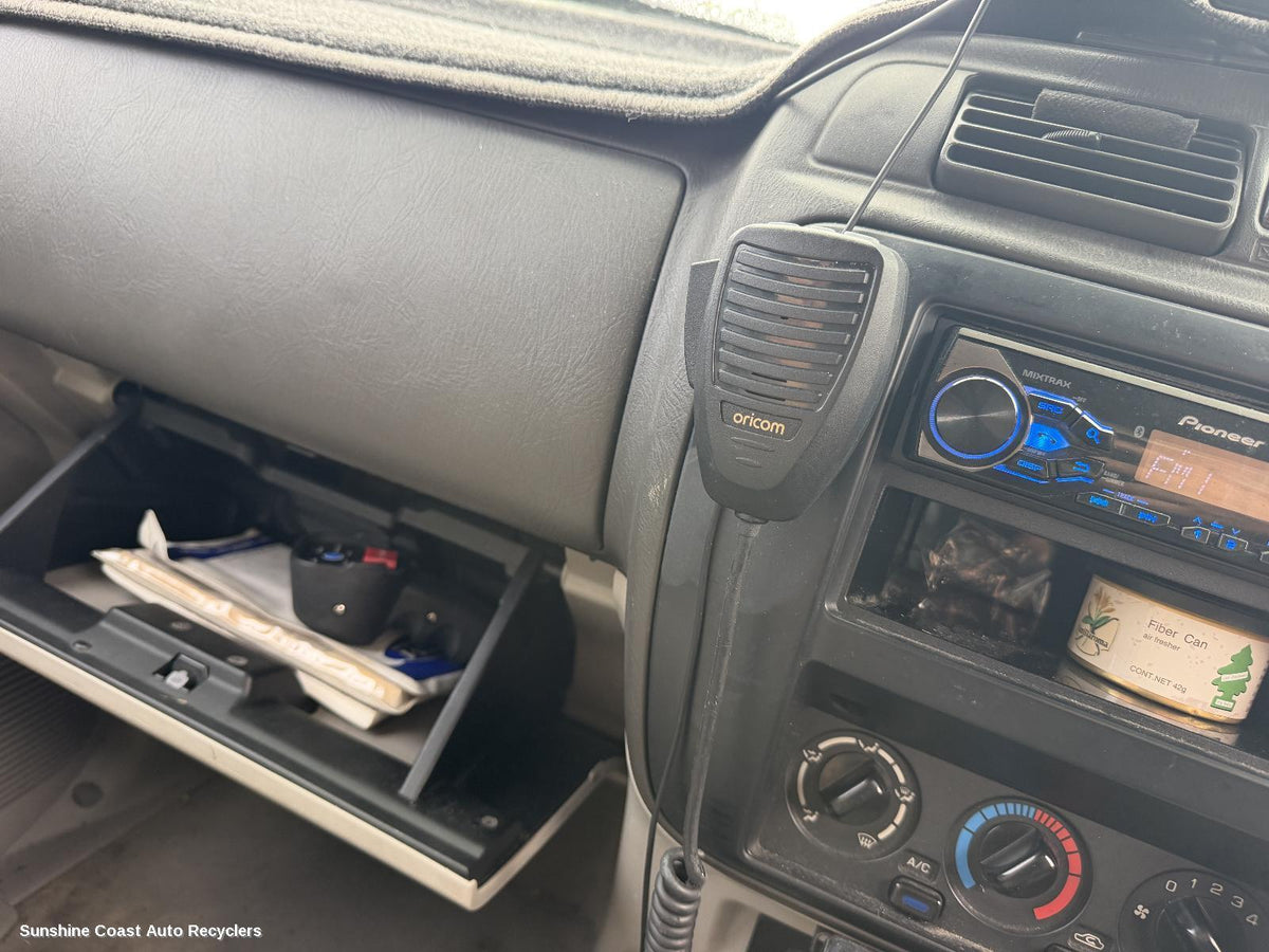 1974-2026 Nissan Patrol Radio Cd Dvd Sat Tv