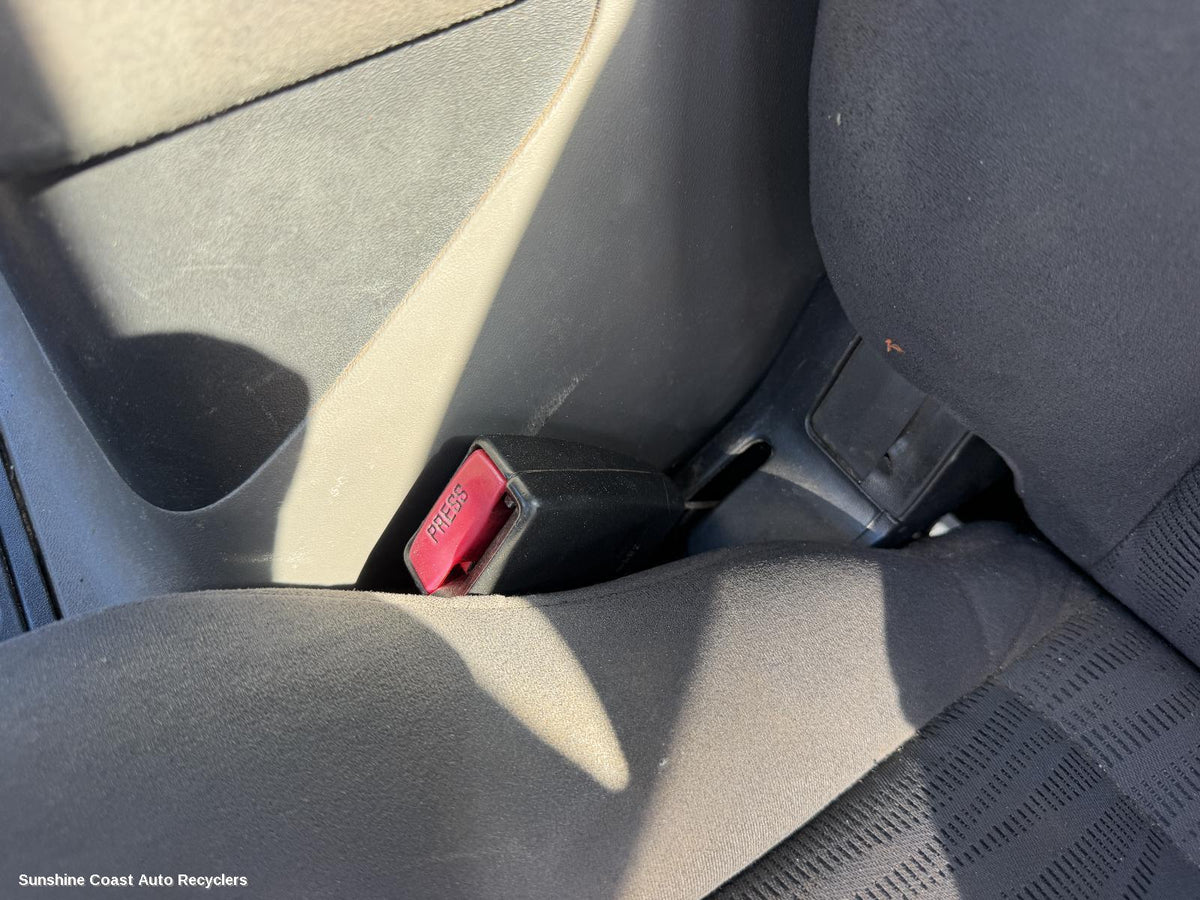 2002-2004 Mitsubishi Pajero Seatbelt Stalk
