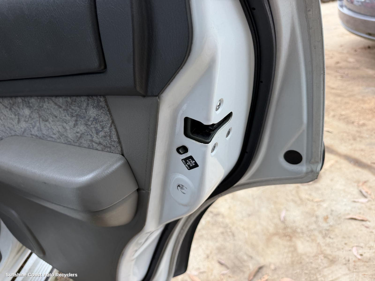 1997-2001 Nissan Patrol Door Boot Gate Lock