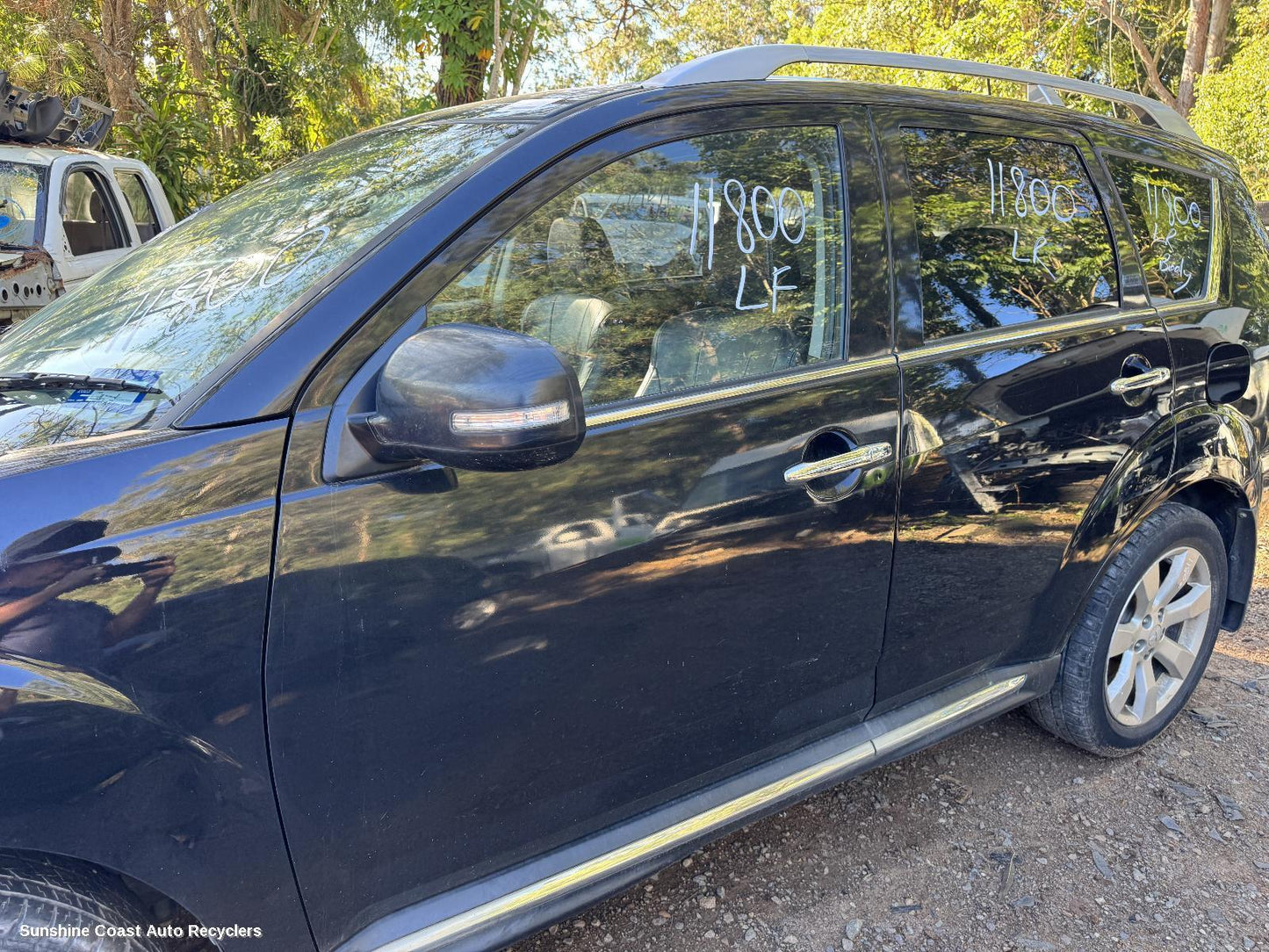 2010 Mitsubishi Outlander Side Step Skirt