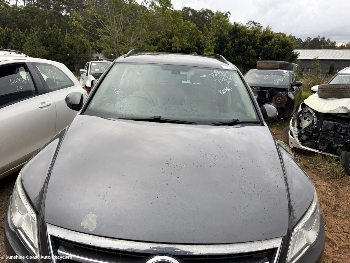 2008-2016 Volkswagen Tiguan Bonnet