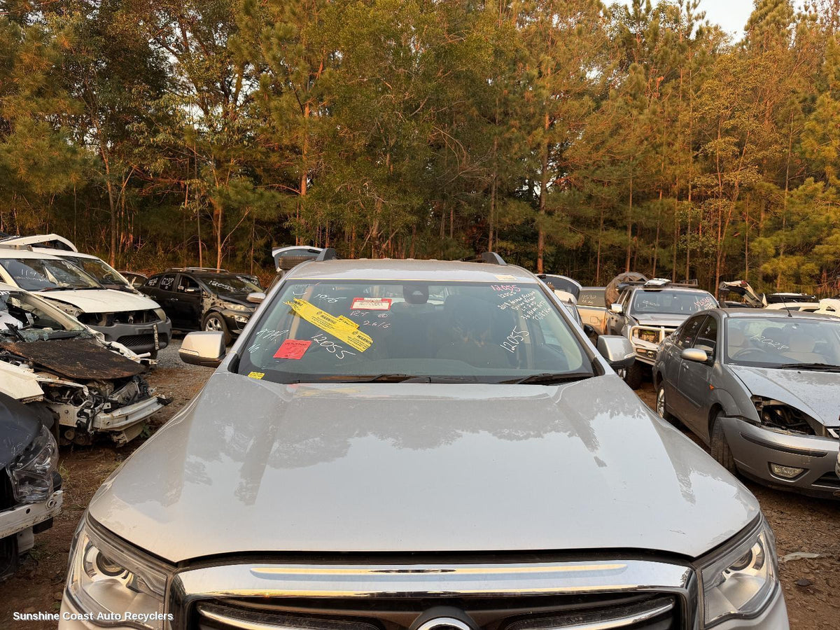 2018-2020 Holden Acadia Bonnet