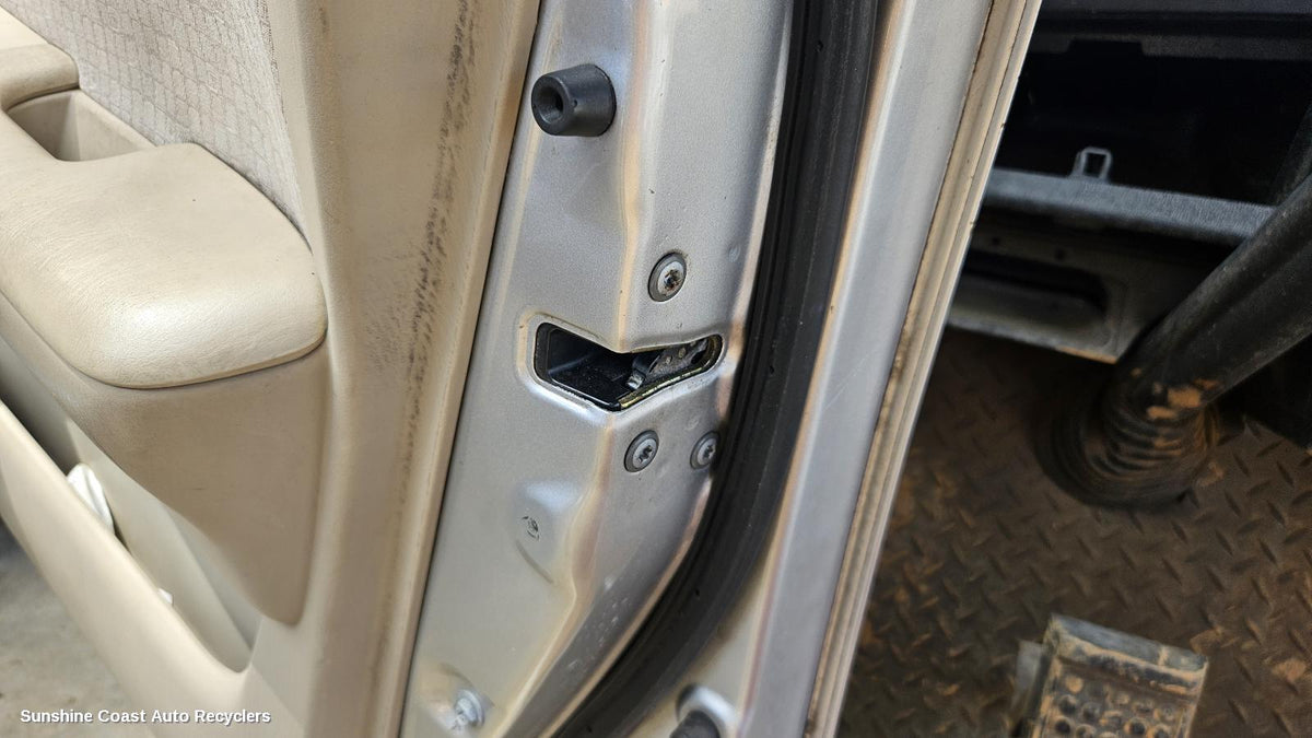 2001-2007 Toyota Corolla Door Boot Gate Lock