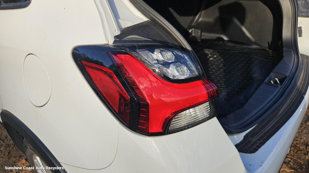 2019-2024 Mitsubishi Asx Left Taillight