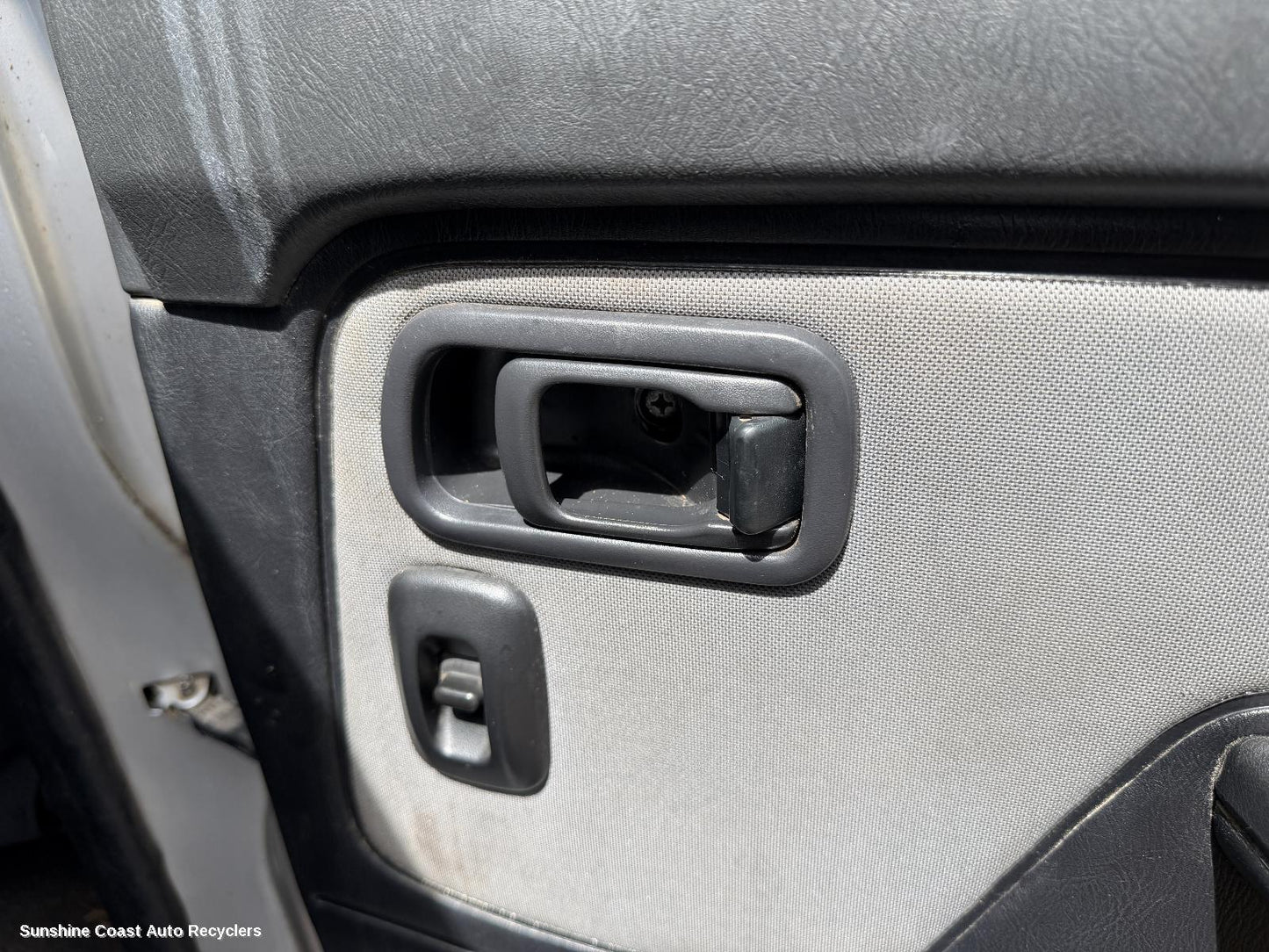 1997-2015 Nissan Navara Pwr Dr Wind Switch