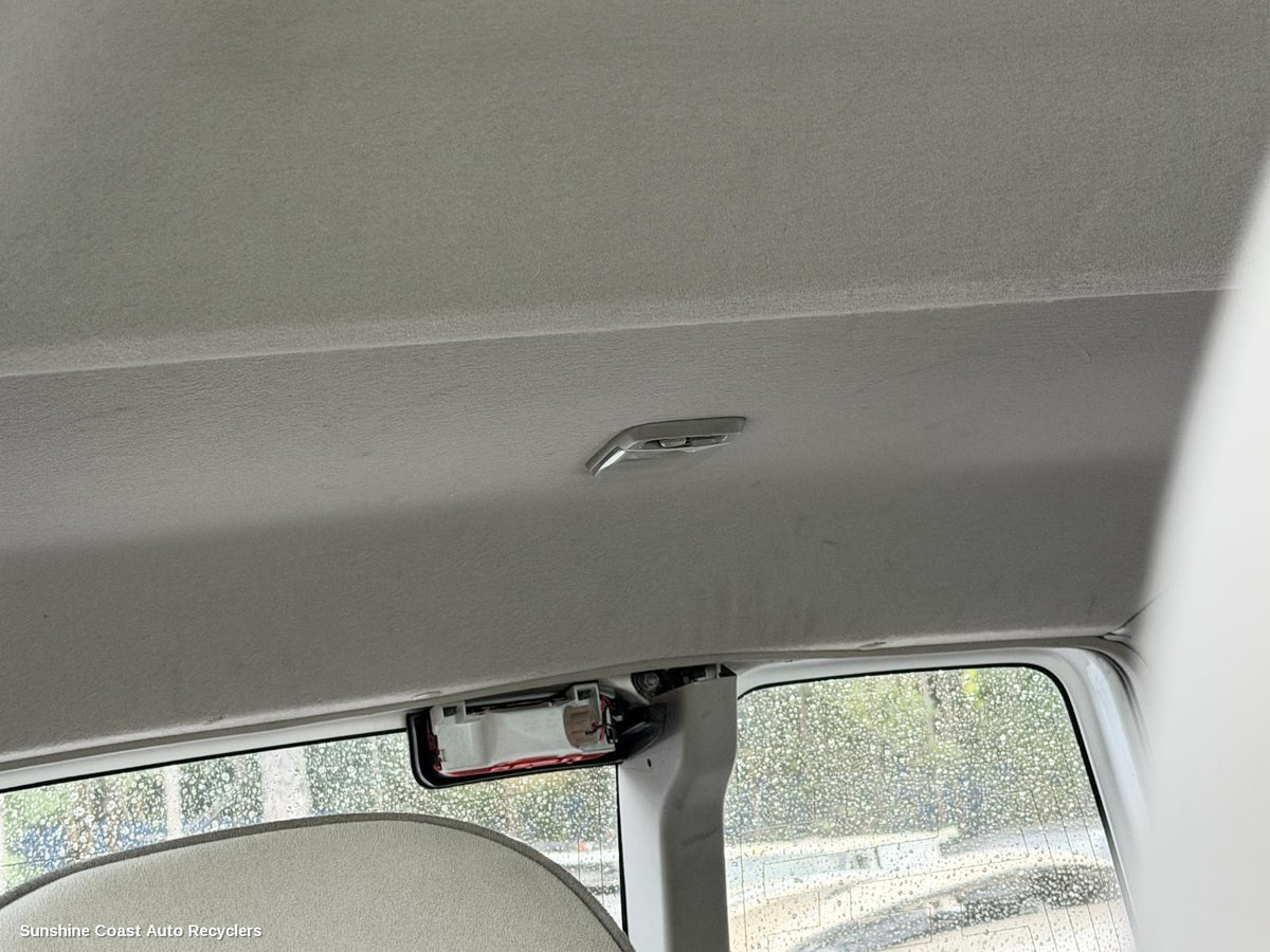 1997-2017 Nissan Patrol High Level Stoplight