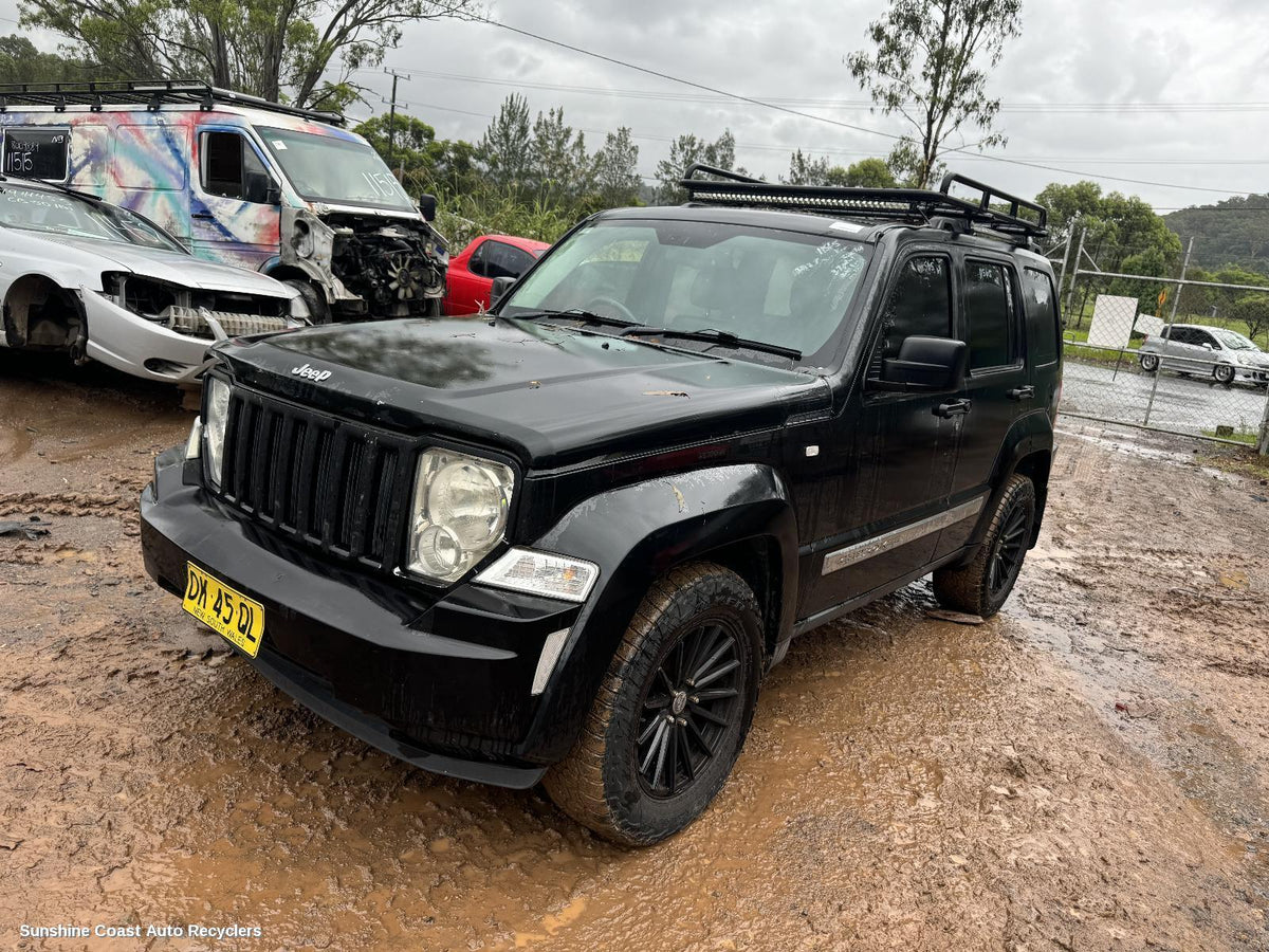 2008-2012 Jeep Cherokee Left Guard