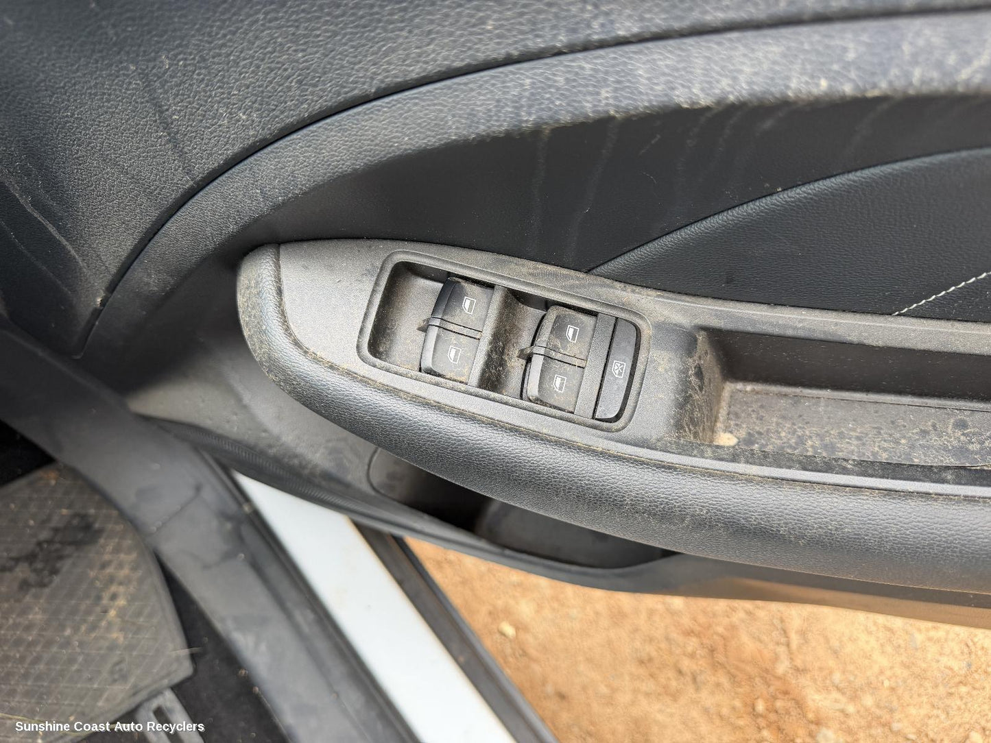 2017-2024 Mg Zs Pwr Dr Wind Switch