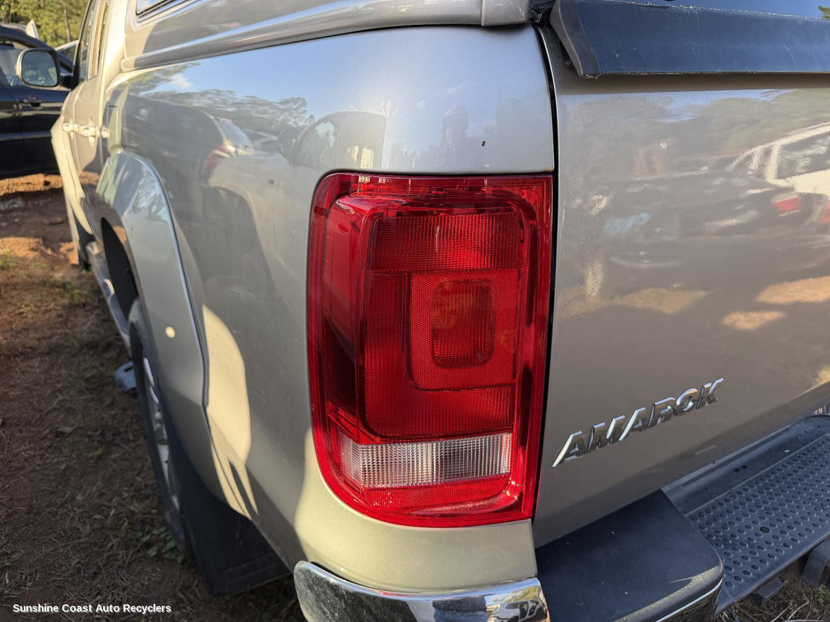 2010-2022 Volkswagen Amarok Left Taillight