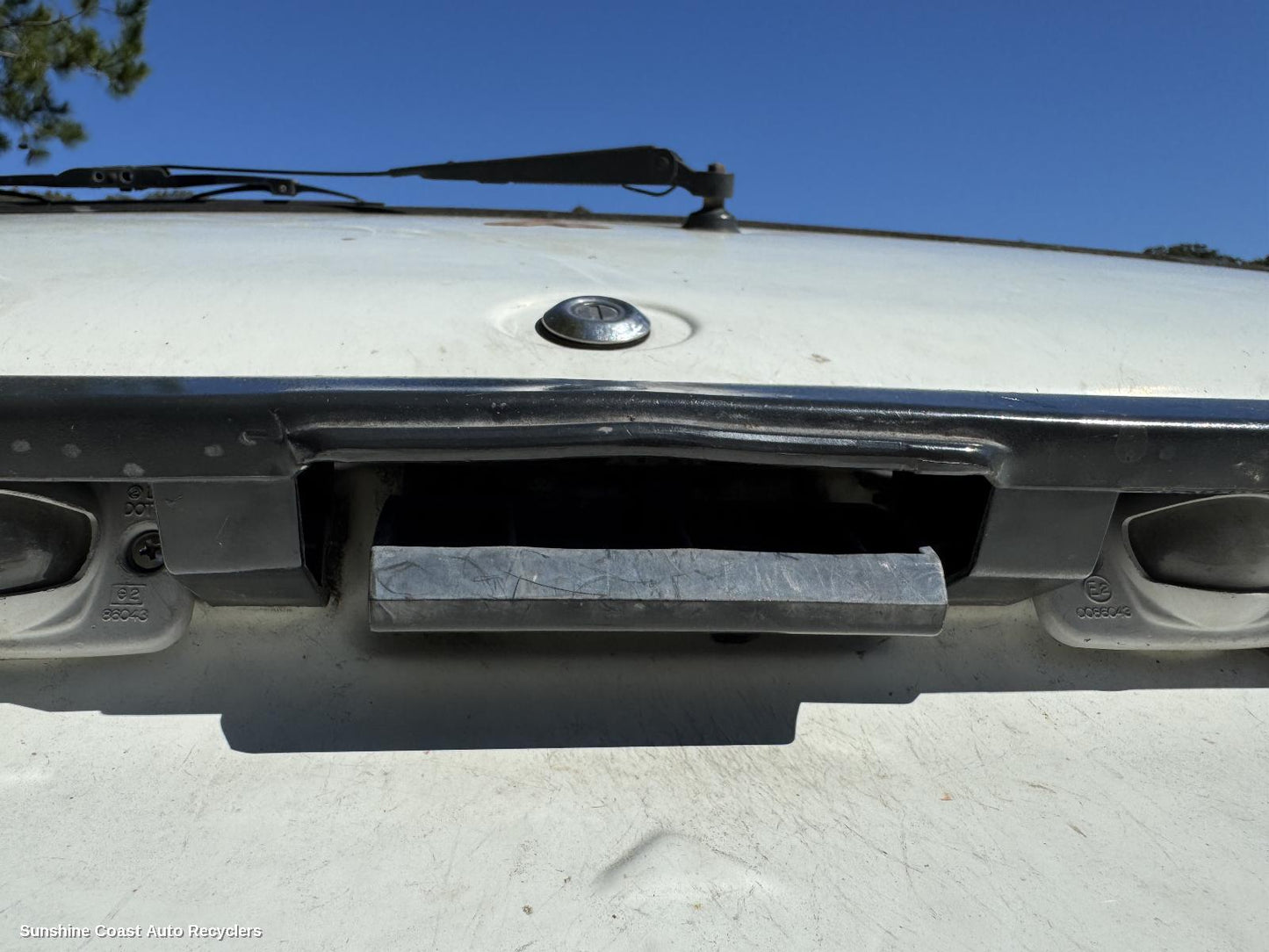 2007 Mitsubishi L300 Tailgate Handle