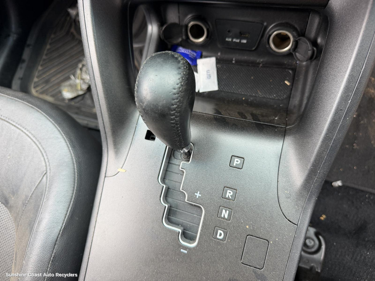 2013-2016 Hyundai Ix35 Gear Stick Shifter