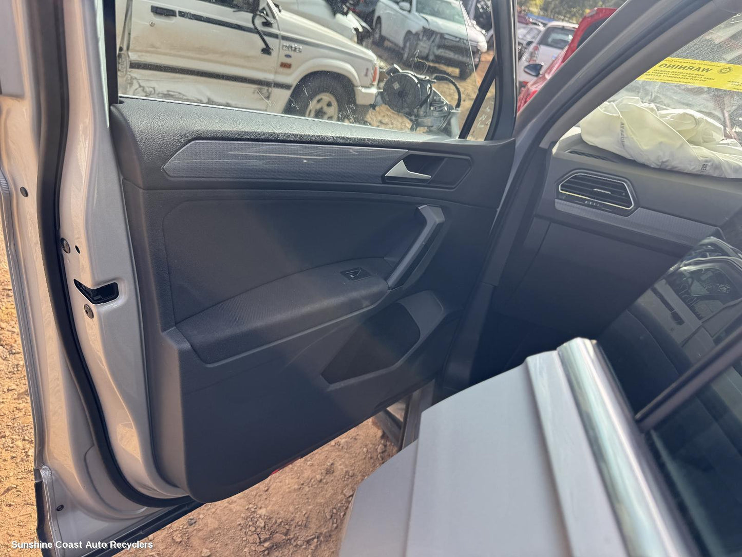 2022 Volkswagen Tiguan Left Front Window Reg Motor