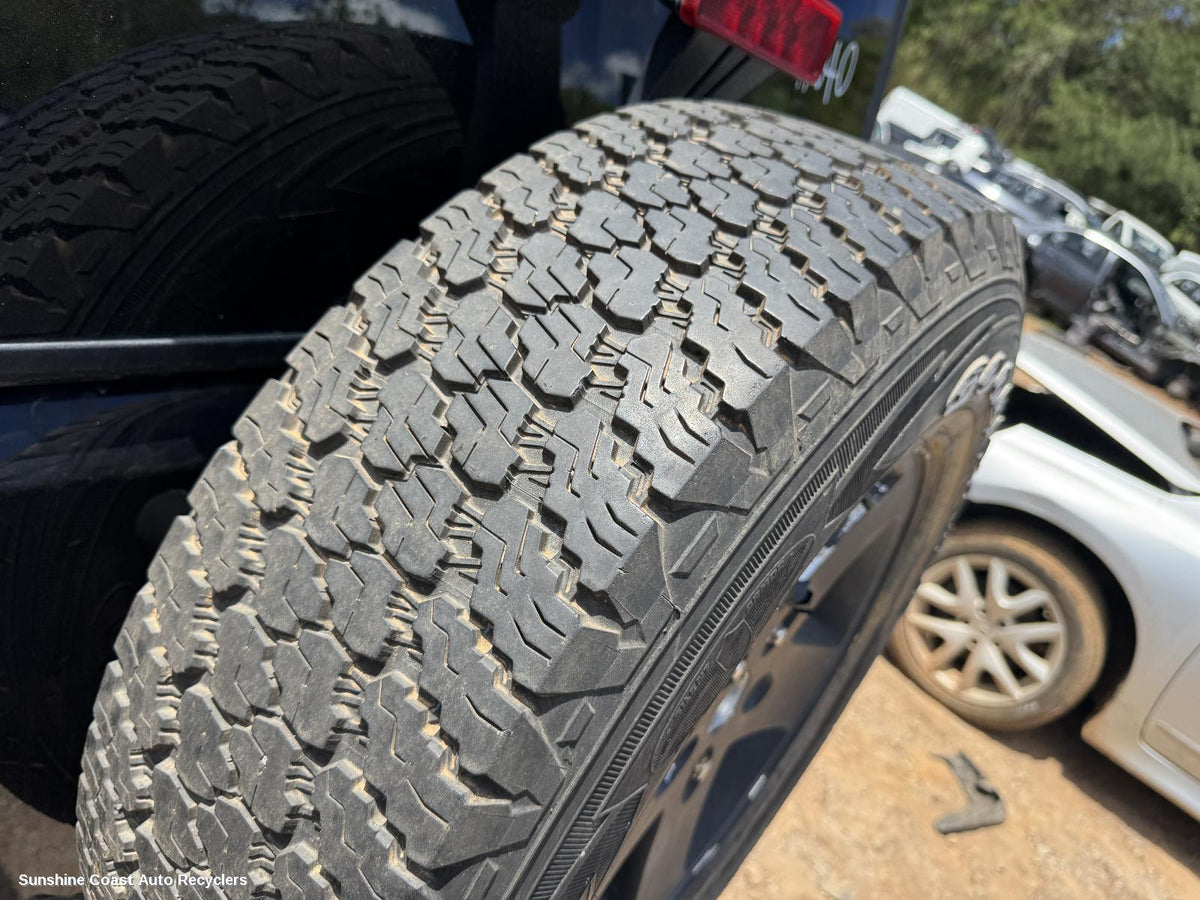 2006-2018 Jeep Wrangler Tyre