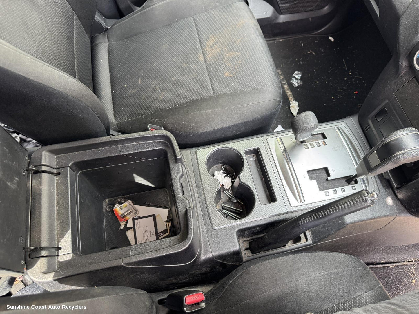 2009 Mitsubishi Pajero Console