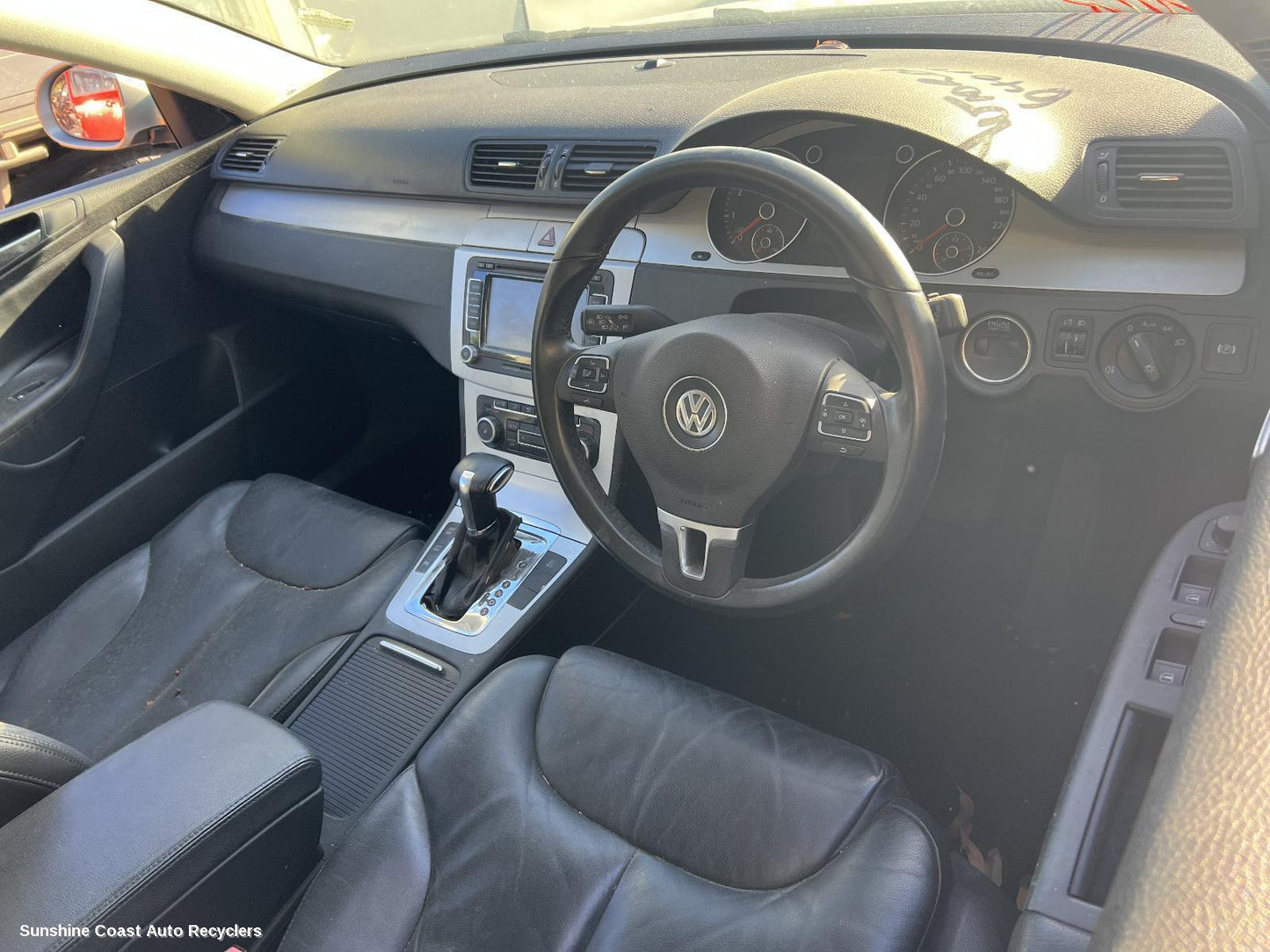 2010 Volkswagen Passat Console