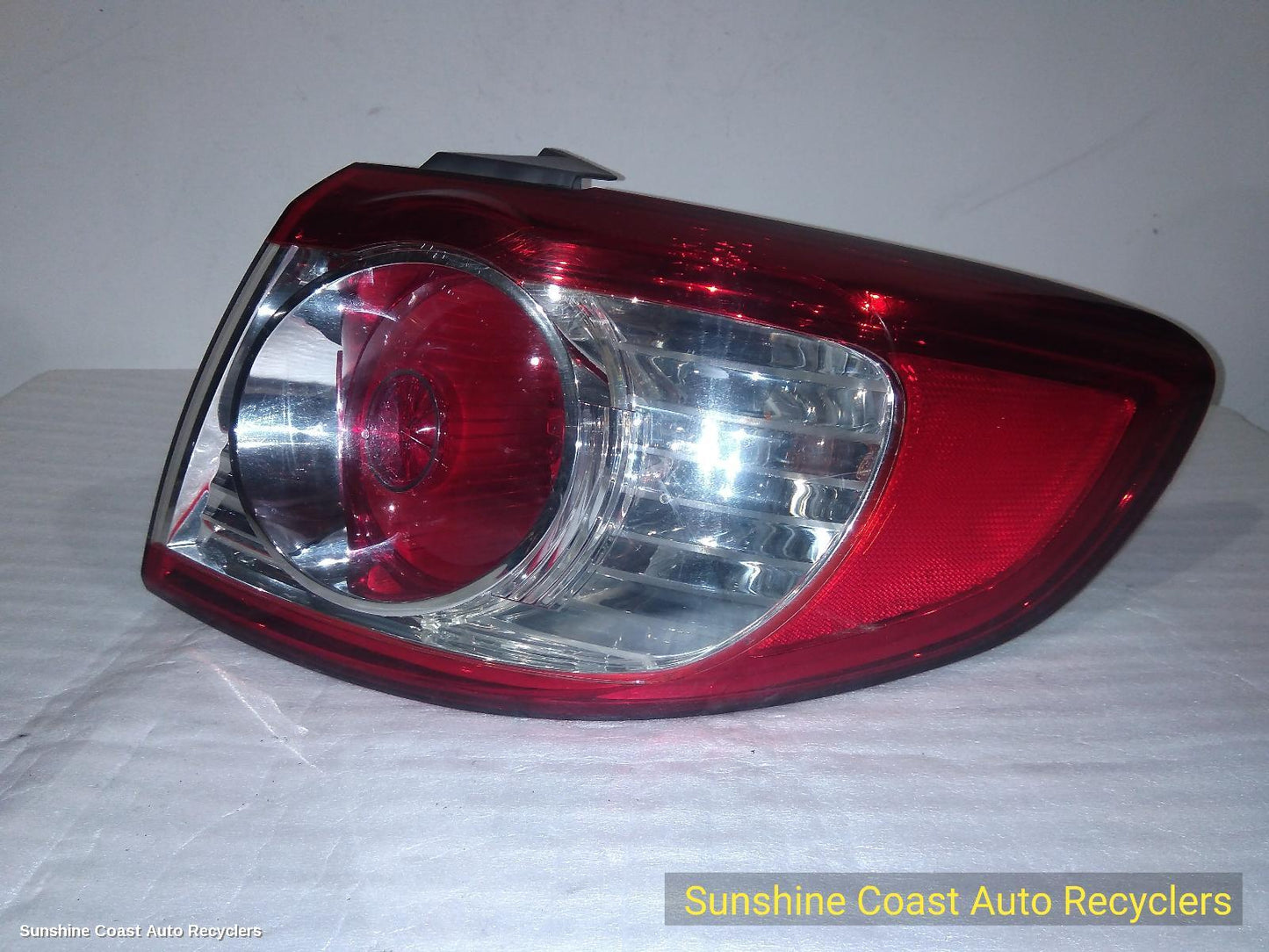2010 Hyundai Santa Fe Right Taillight